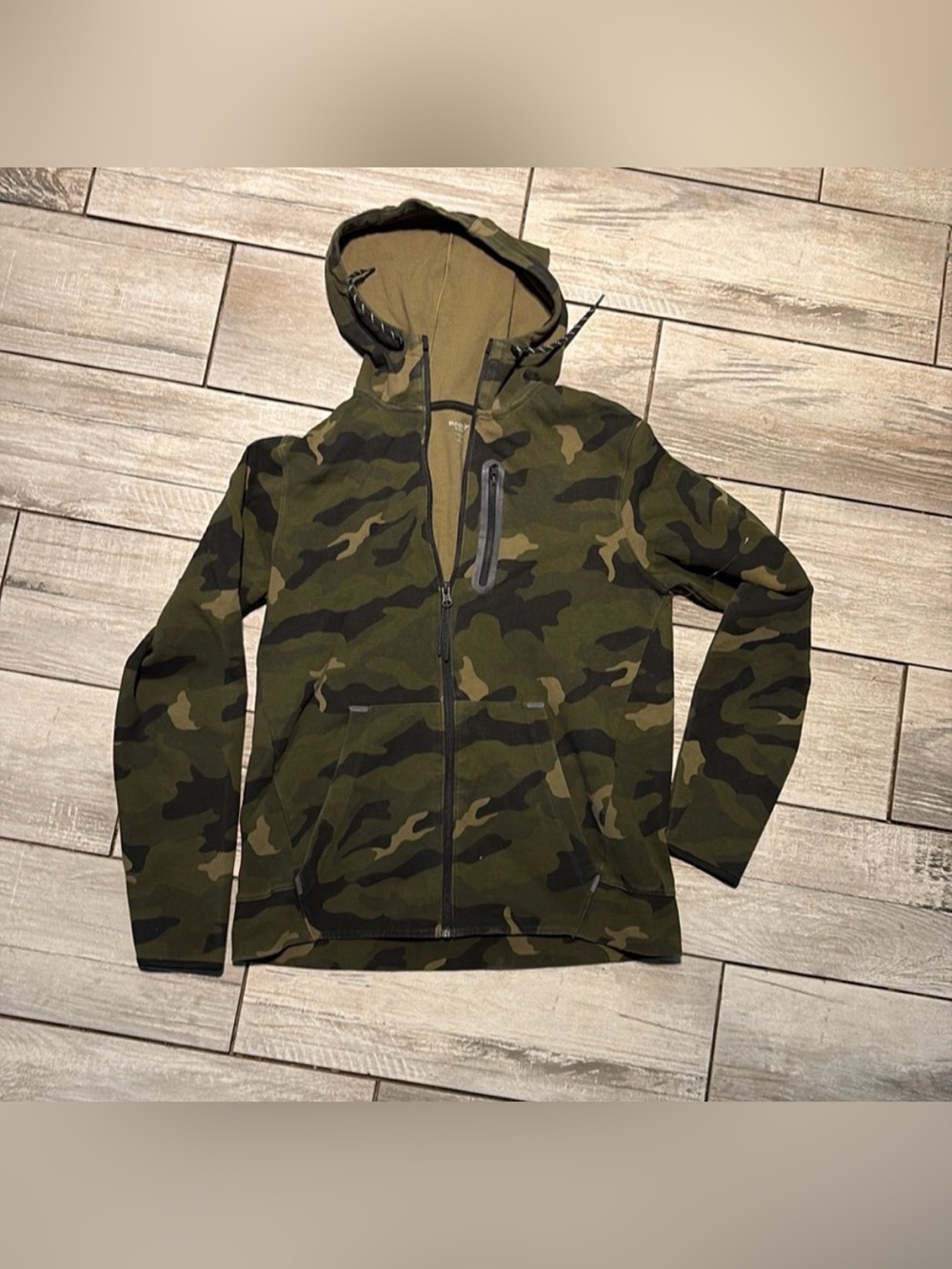 🛍 Old Navy Camouflage hoodie small